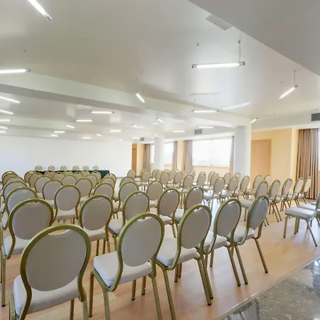 Tryp ポルト エクスポ 4* レサ・ダ・パルメイラ