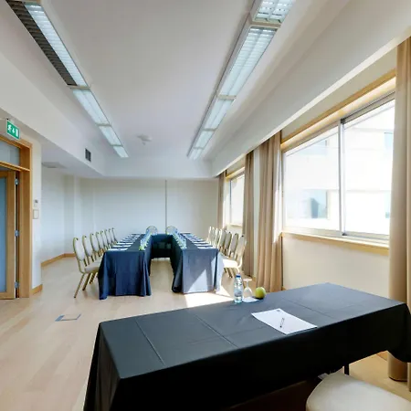 Tryp By Wyndham Porto Expo 4* レサ・ダ・パルメイラ