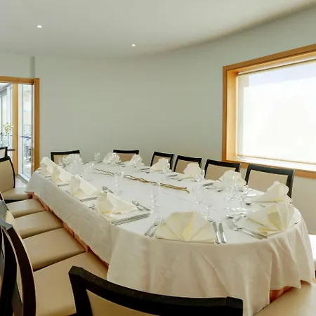 Tryp By Wyndham Porto Expo 호텔