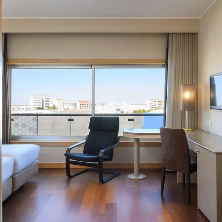 Tryp By Wyndham Porto Expo 4* レサ・ダ・パルメイラ