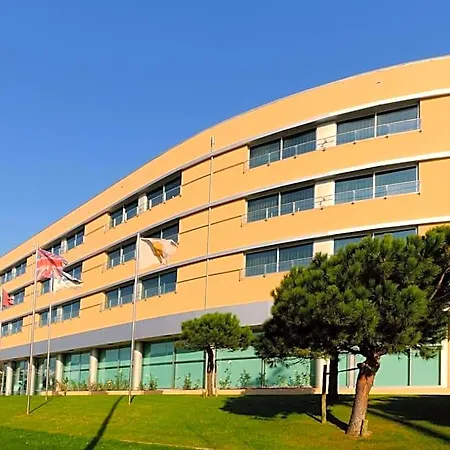 Tryp By Wyndham Porto Expo Szálloda 4*