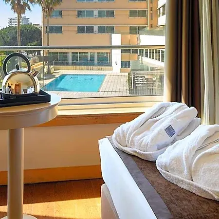 Tryp By Wyndham Porto Expo Szálloda 4*