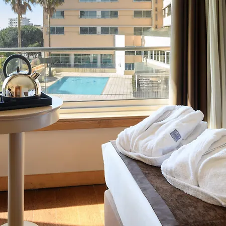 Tryp By Wyndham Porto Expo 호텔