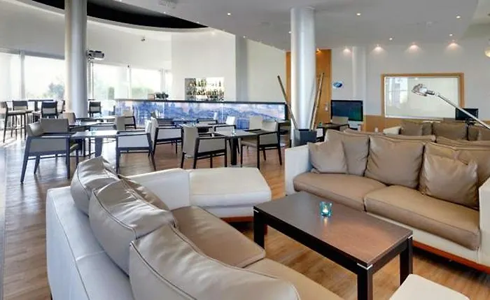 Hotel Tryp By Wyndham Porto Expo Leça da Palmeira